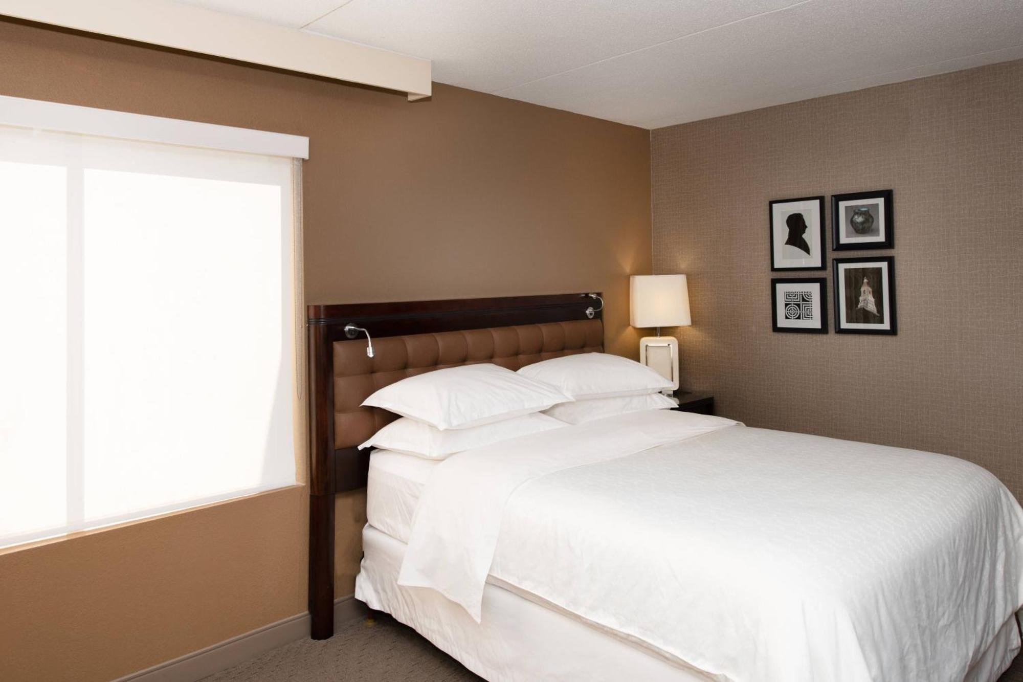 Sheraton Hartford South 3*